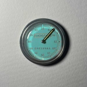 Original-I-Light-Blue Store: Each Fieldstand display is oil-filled, hermetically sealed, and handcrafted for clarity and precision—interchangeable through the patented Mohinora system.