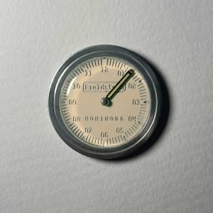 Original-I-Sepia Store: Each Fieldstand display is oil-filled, hermetically sealed, and handcrafted for clarity and precision—interchangeable through the patented Mohinora system.