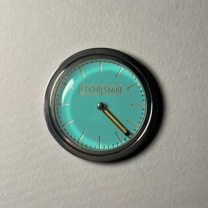 Track-II-Light-Blue Store: Each Fieldstand display is oil-filled, hermetically sealed, and handcrafted for clarity and precision—interchangeable through the patented Mohinora system.